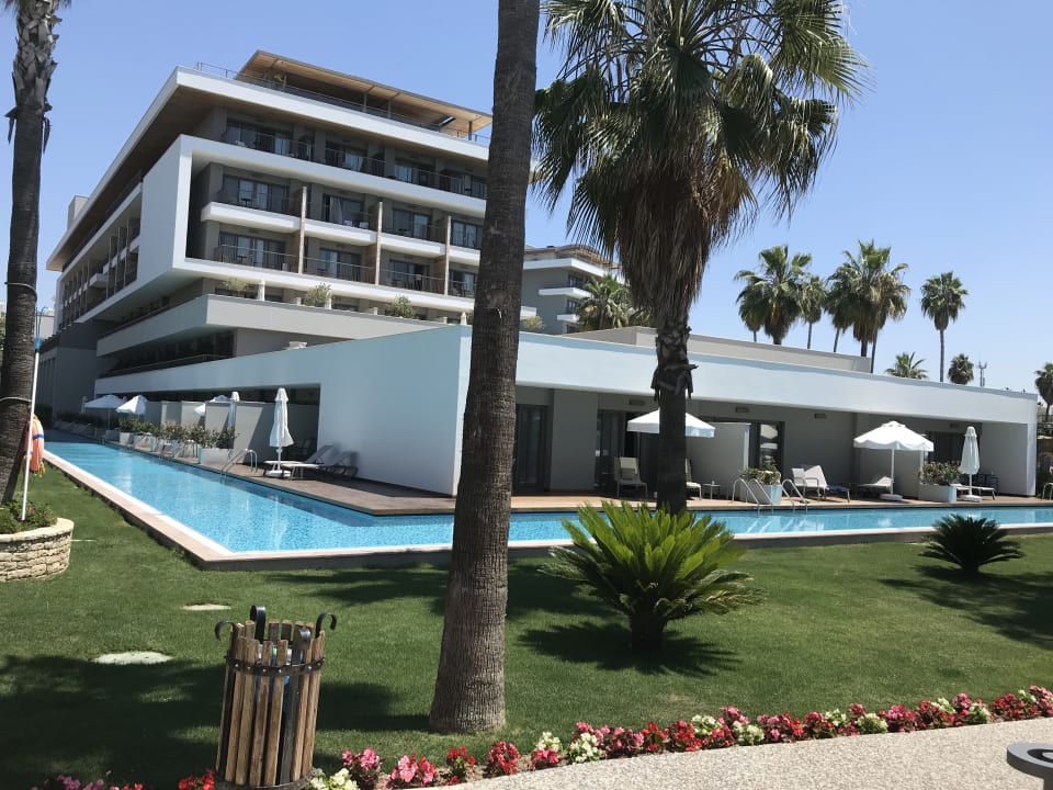 Außenansicht Acanthus Cennet Barut Collection