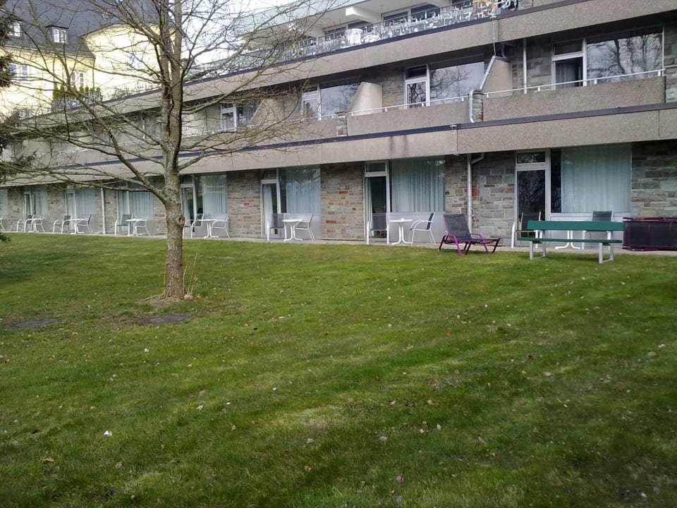 Schön grün ist es ja überall ... Hotel Klostergut Jakobsberg
