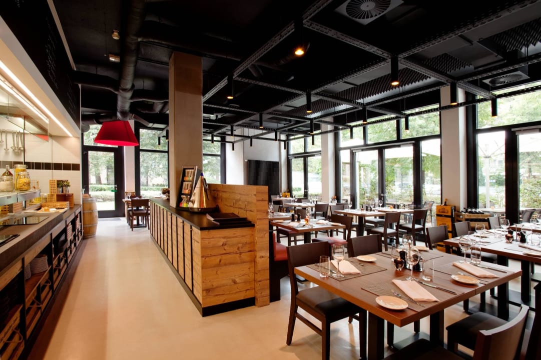 Bar Stammtisch Weinwirtschaft Vienna House Easy München