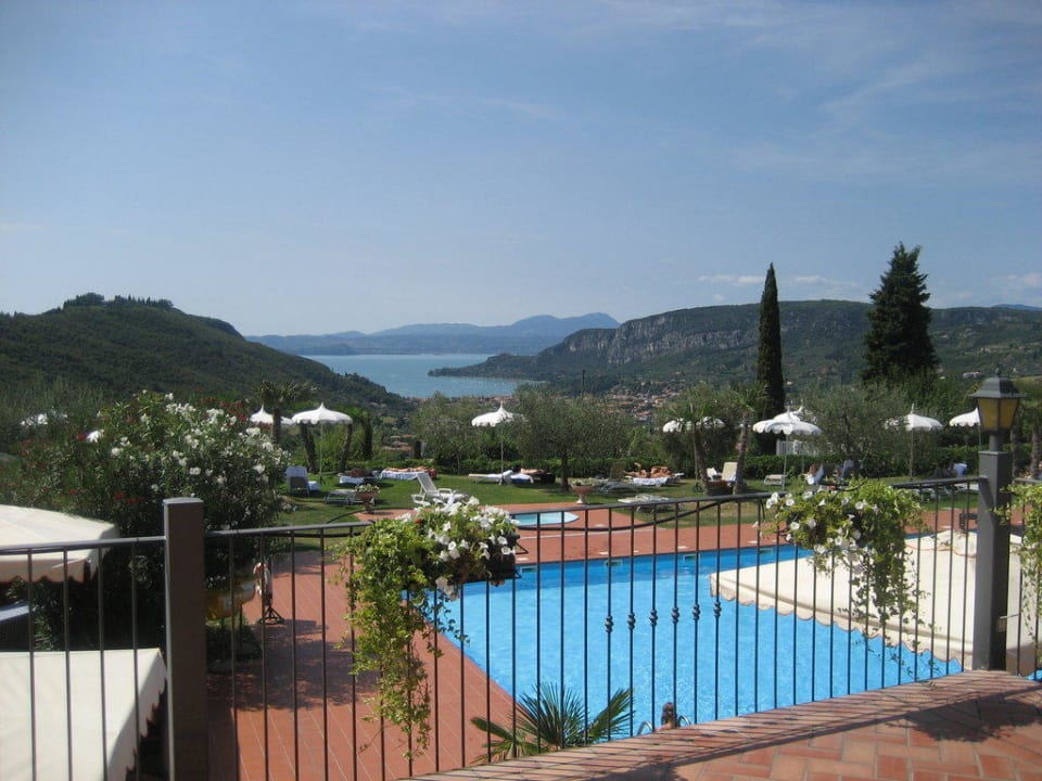 Blick von der Frühstücksterrasse Boffenigo - The Golden Hour