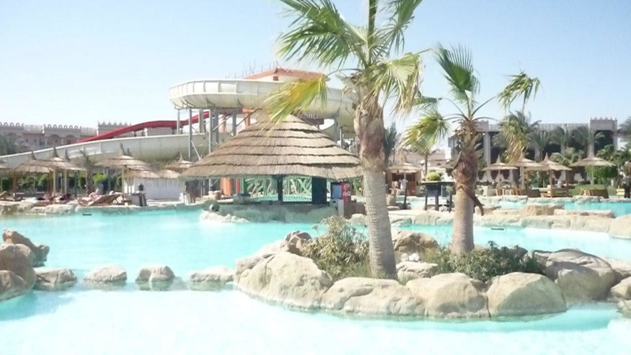 Pool am Nebengebäude Beach Albatros Resort