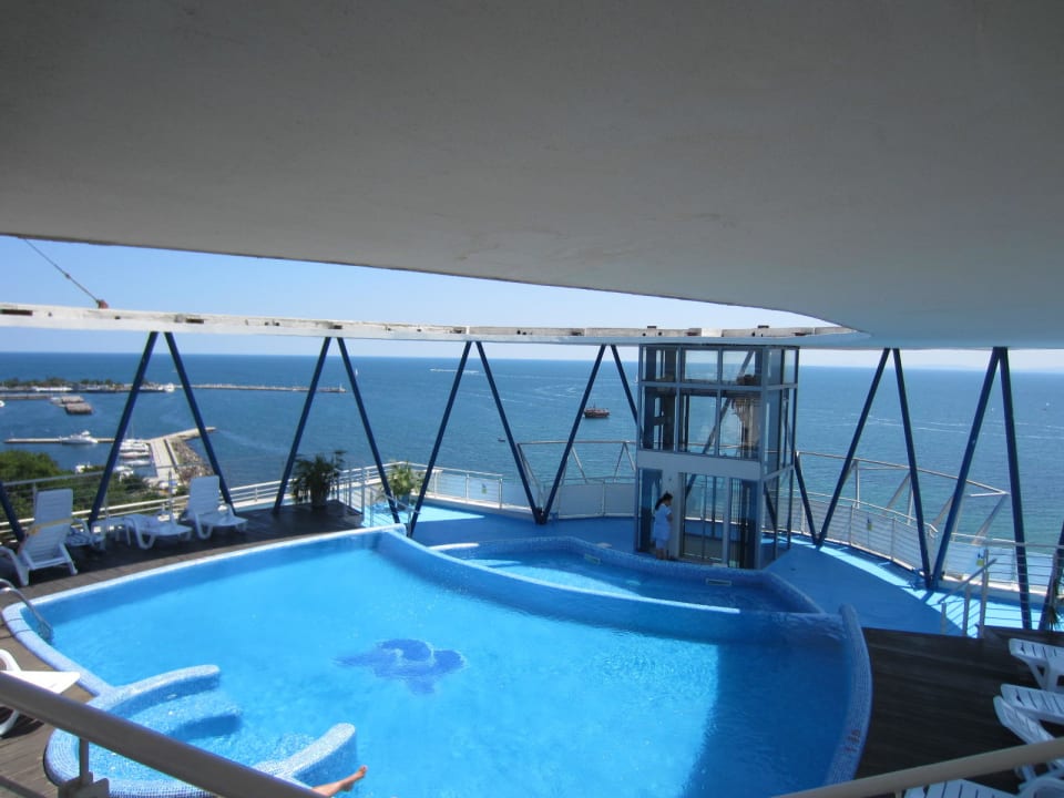 Pool  Hotel Marina Palace Affiliated by Meliá