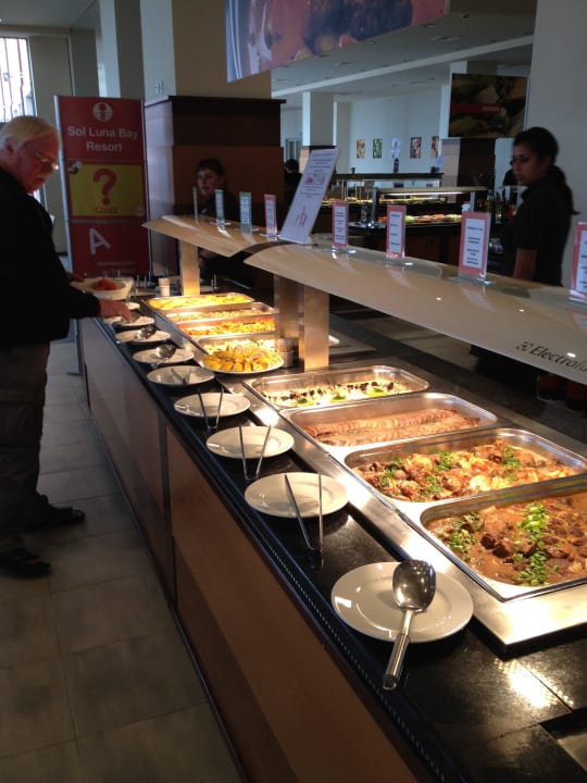 Buffetansicht eine Seite Sol Luna Bay