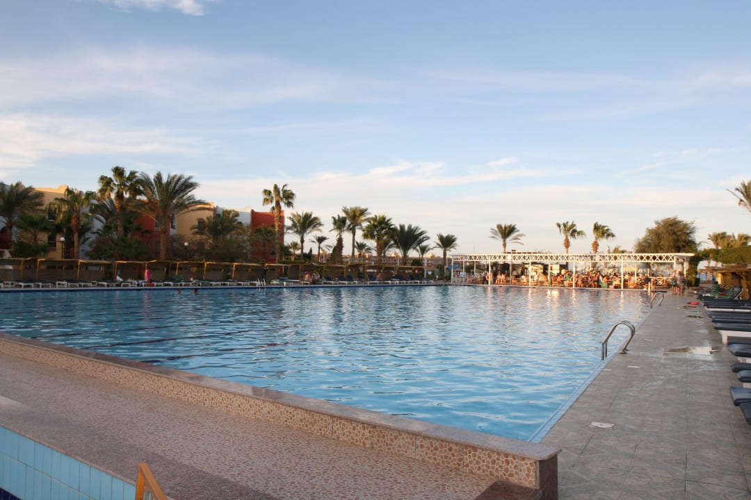 Der große Pool Arabia Azur Resort