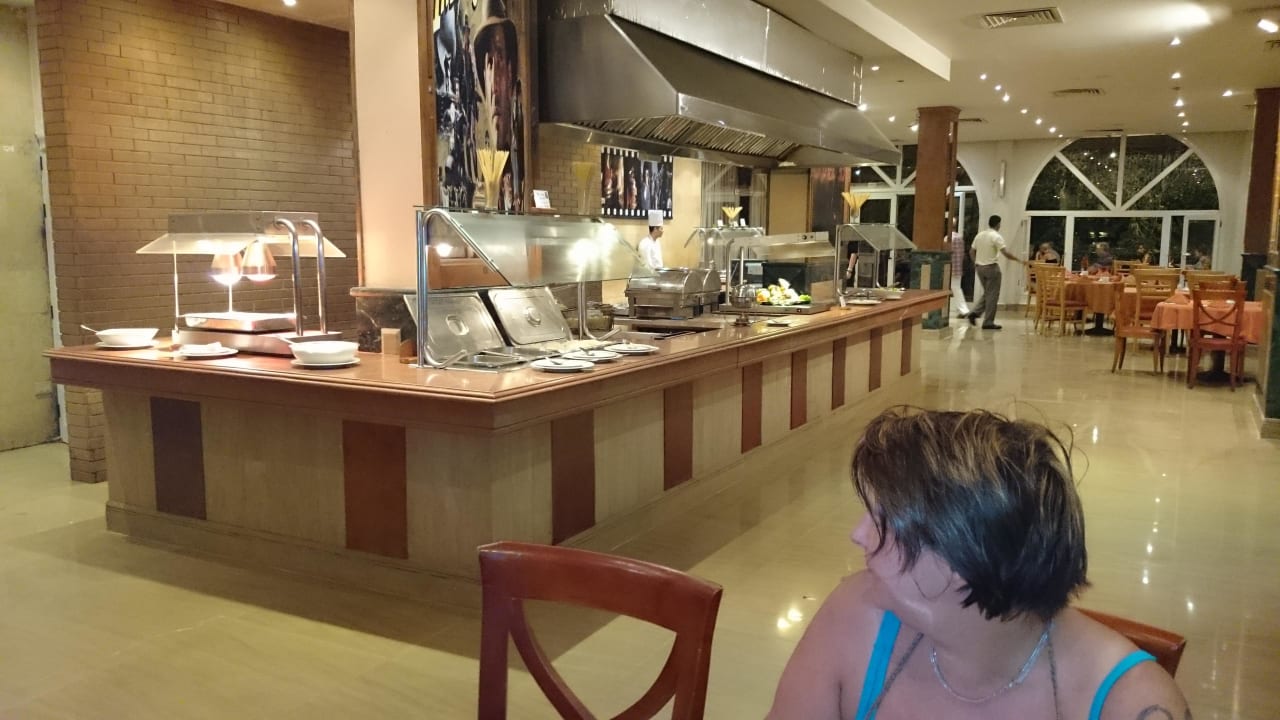 Buffet Golden Beach Resort