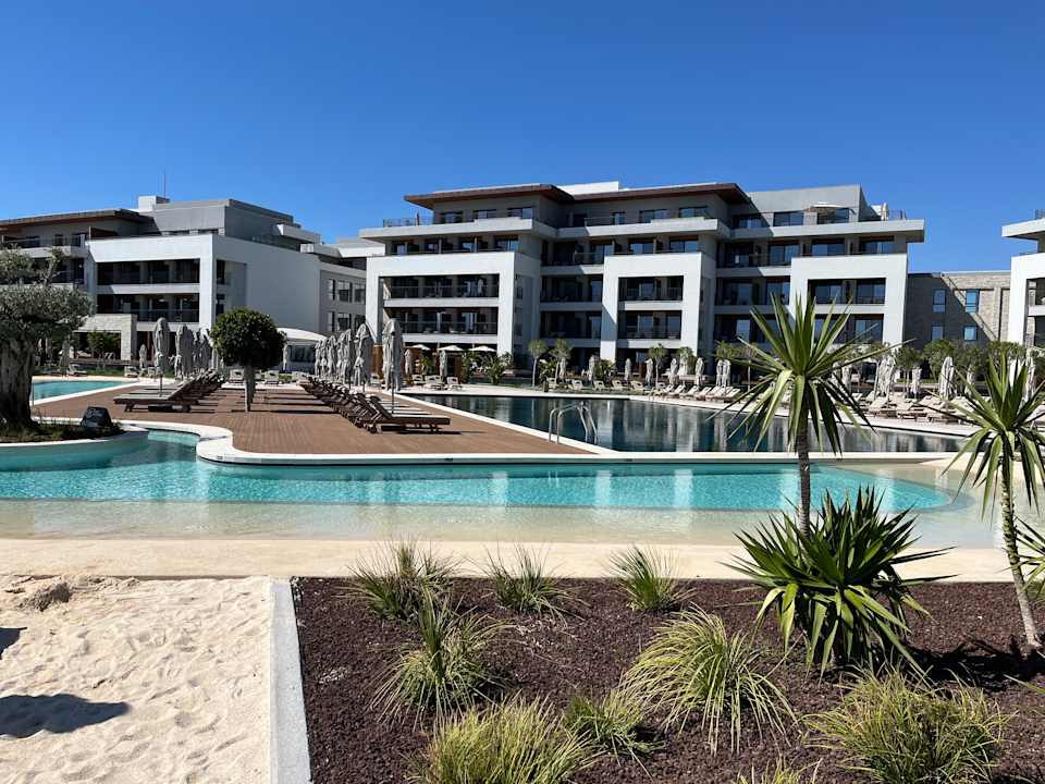 Pool Anda Barut Collection