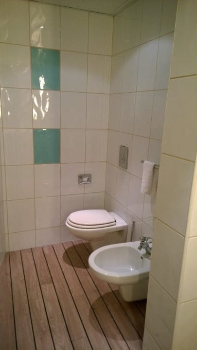 Badezimmer- Toilettenbereich Novotel Lisboa