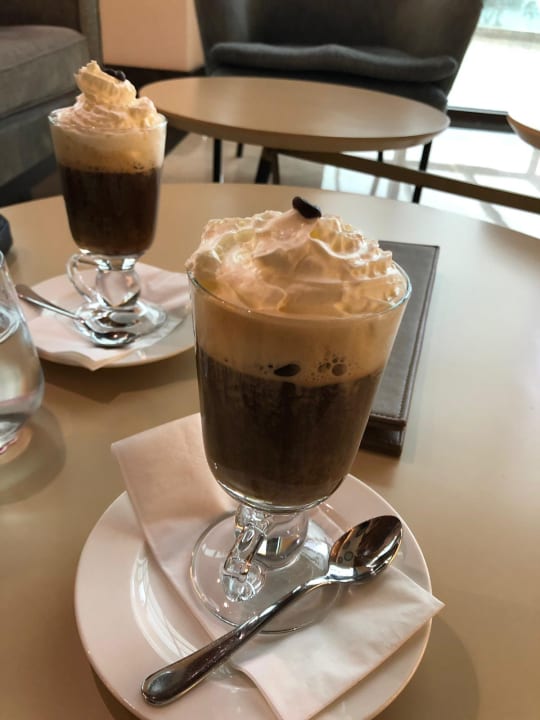 Gastro Acanthus Cennet Barut Collection