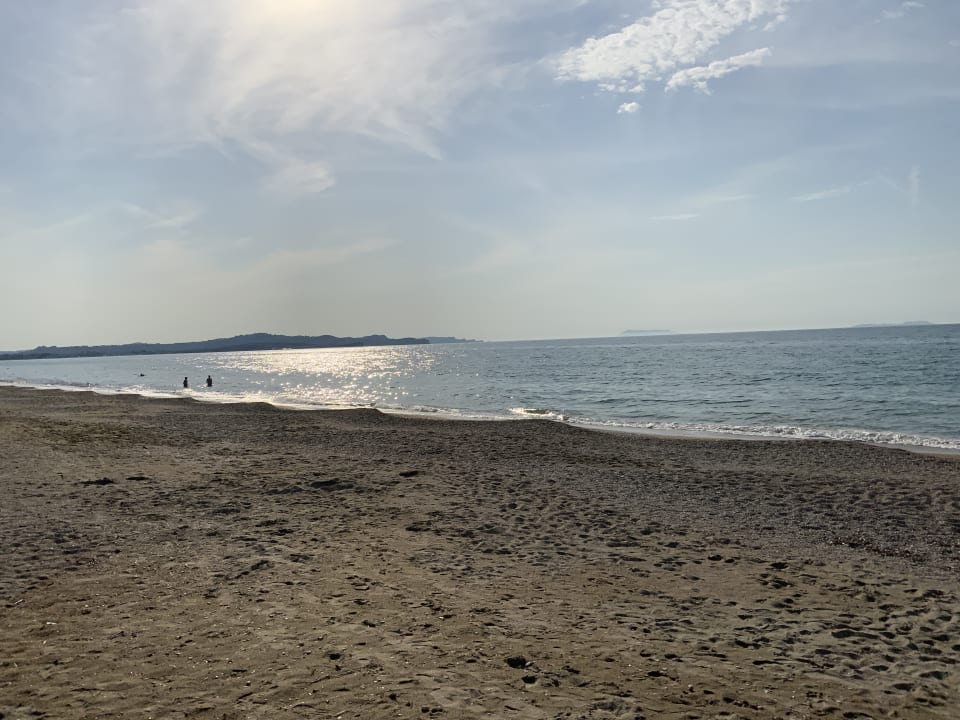 Strand Almyros Beach Resort & Spa