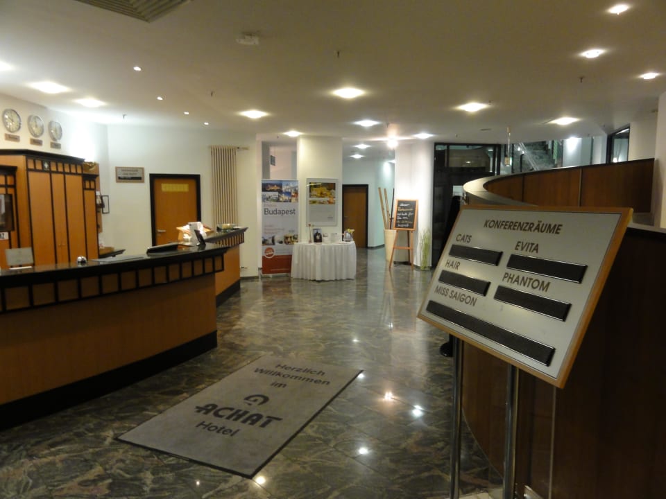 Eingangsbereich ACHAT Hotel Bochum Dortmund