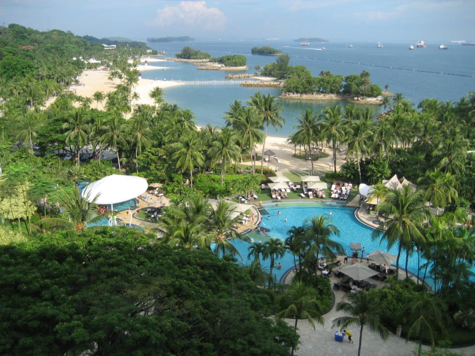 Blick auf die Strände vom Hotel aus Hotel Shangri-La's Rasa Sentosa Resort