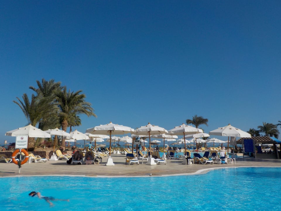 Pool Mövenpick Resort & Spa El Gouna