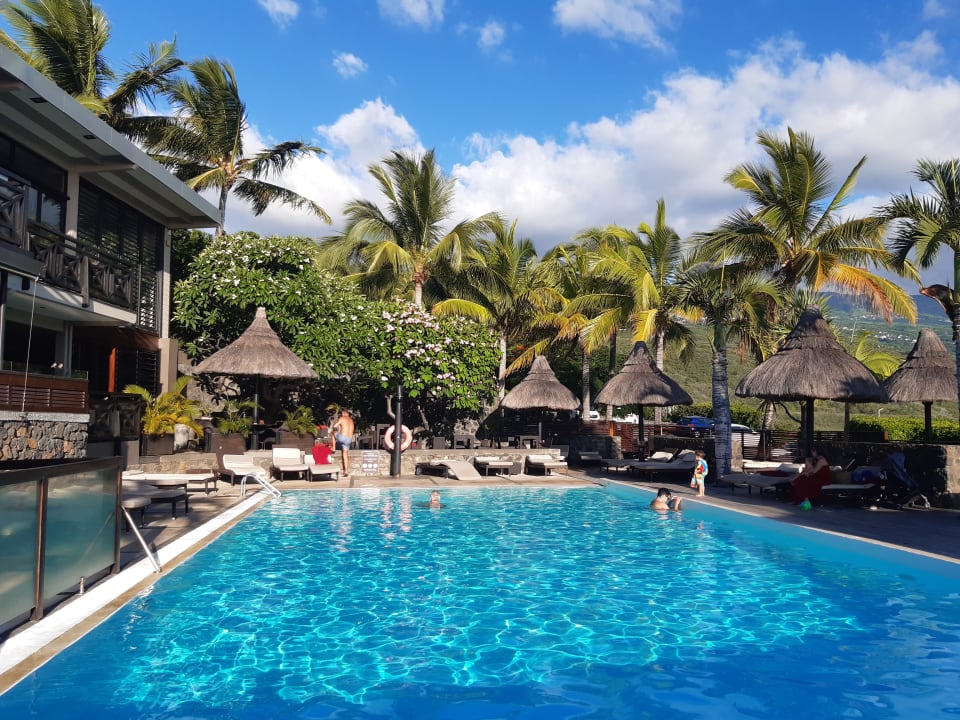 Pool Iloha Seaview Hotel