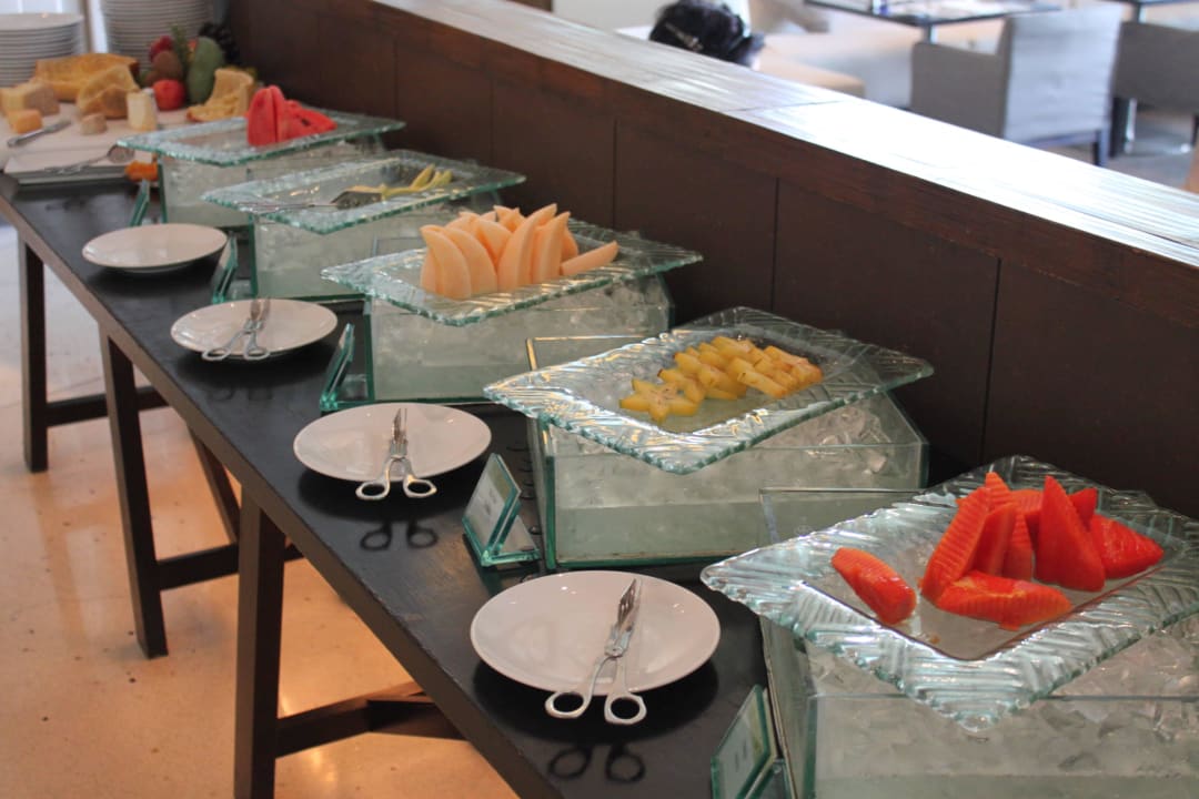 Sehr gutes Buffet, riesige Auswahl Millennium Hilton Bangkok