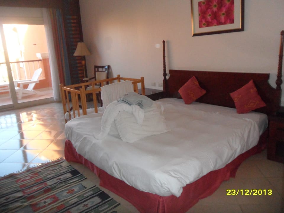 Наш номер и декор кровати Sentido Caribbean World Soma Bay