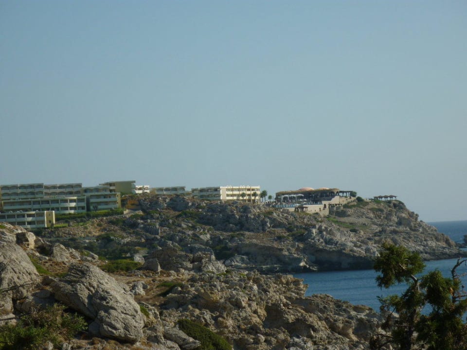 Fernansicht auf die Hotelanlage Hotel Kalithea Horizon Royal
