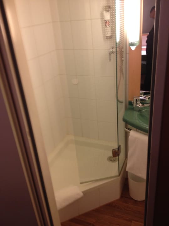Dusche Hotel Ibis Frankfurt Centrum