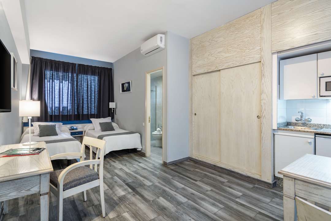 Zimmer Apartamentos Colon Playa