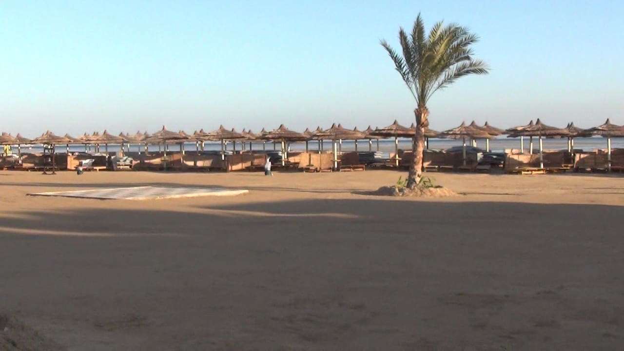 Liegebereich am Strand Titanic Beach Spa & Aqua Park