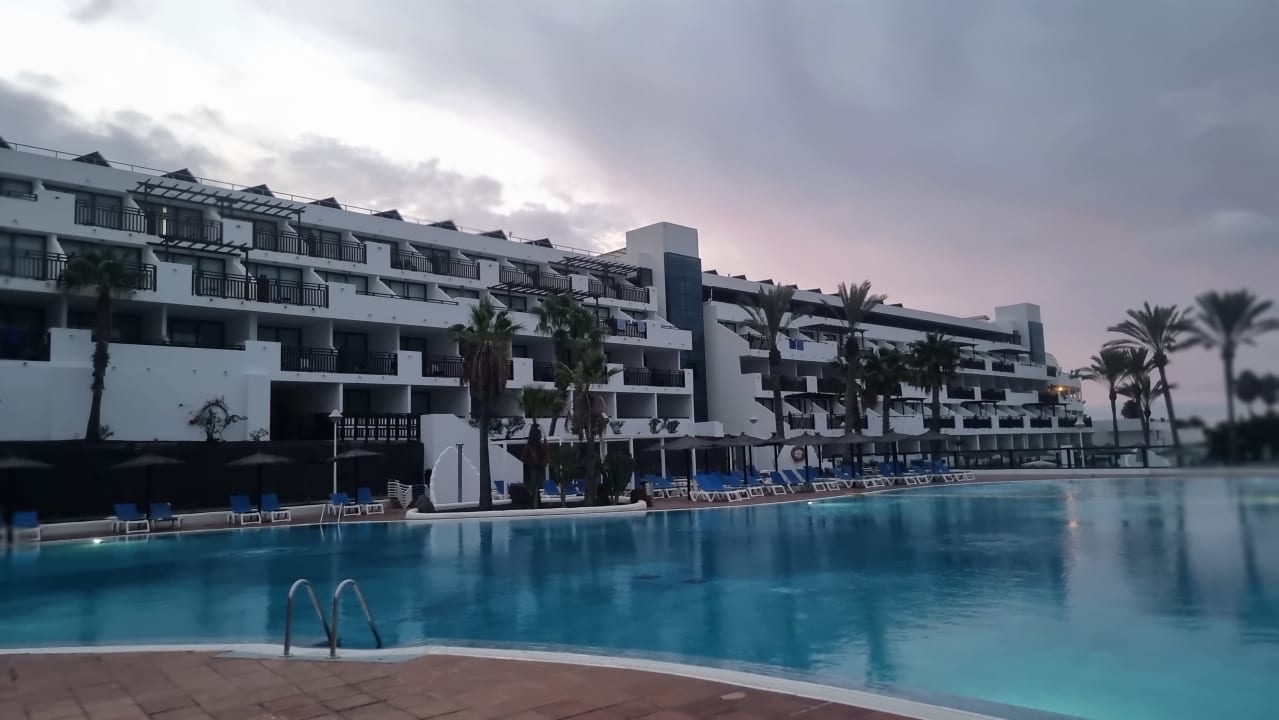 Pool Sandos Papagayo