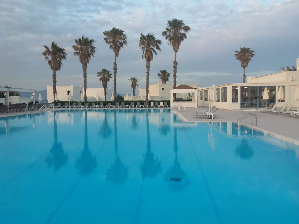 Pool Aeolos Beach Hotel
