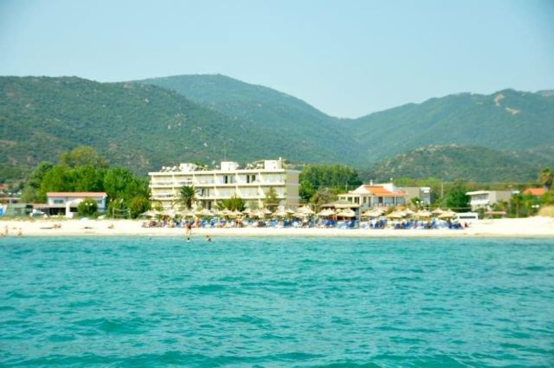 Das Hotel & die Beachbar  Hotel Sarti Beach