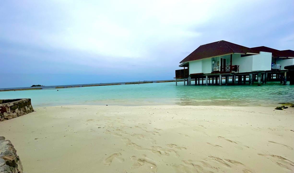 Pool Ellaidhoo Maldives by Cinnamon