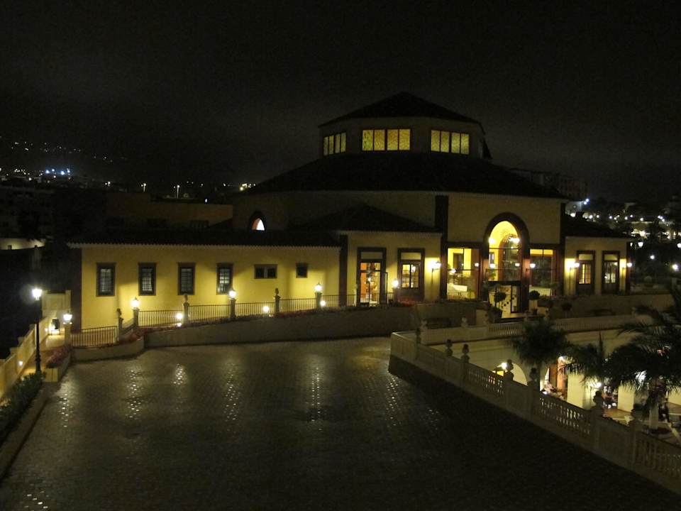 Lobby bei Nacht Bahia Principe Sunlight Costa Adeje