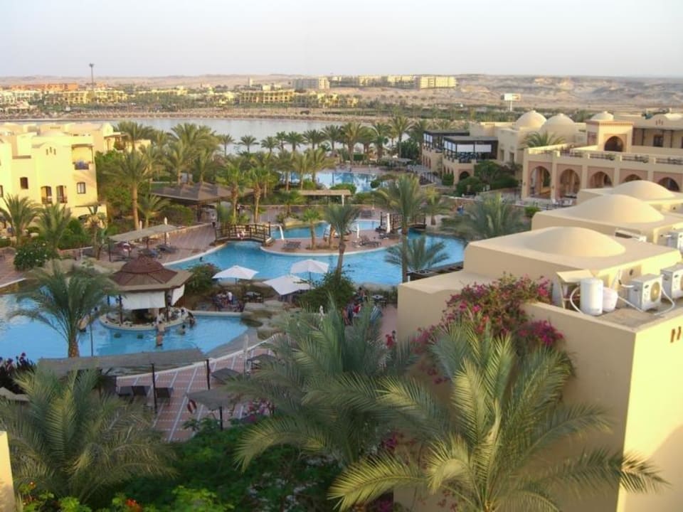 Blick vom Tower zum Pool Steigenberger Coraya Beach - Adults only