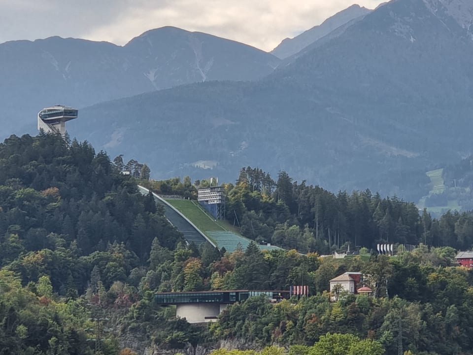 Ausblick Hilton Garden Inn Innsbruck Tivoli