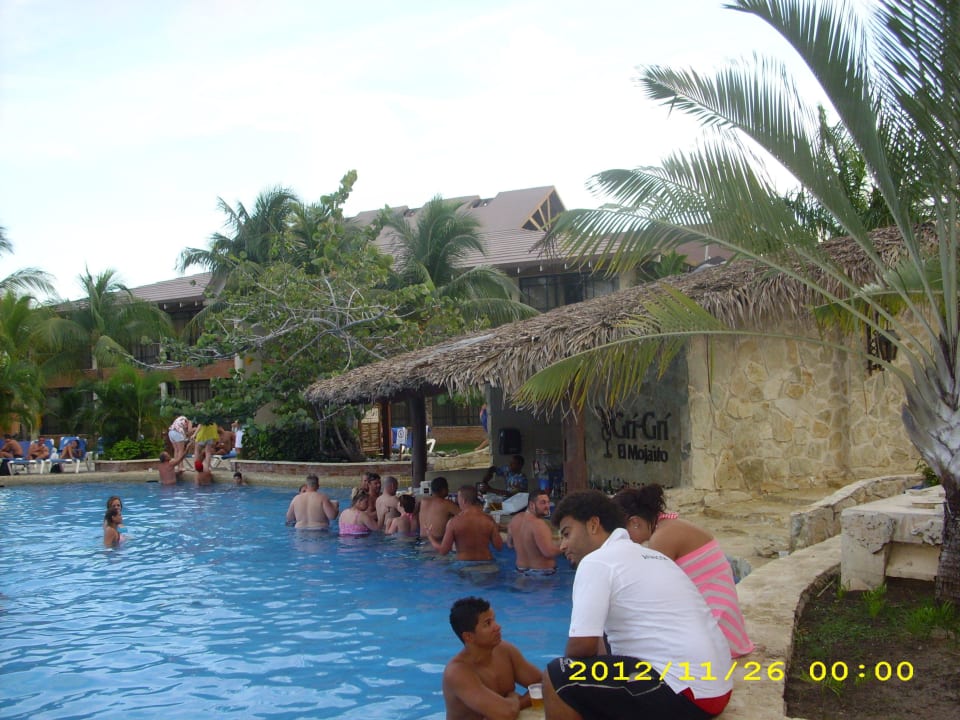 Getränke in den Pool Villas Bavaro Resort & Spa