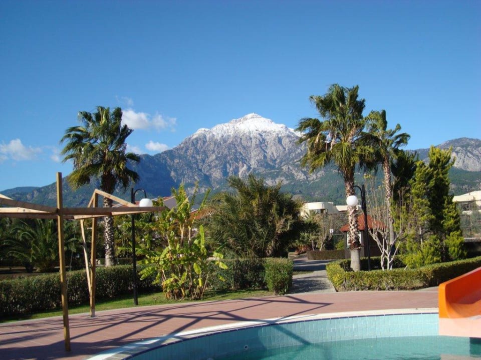 Blick zum Tahtali, 2365 m über Meeresspiegel. Rixos Premium Tekirova