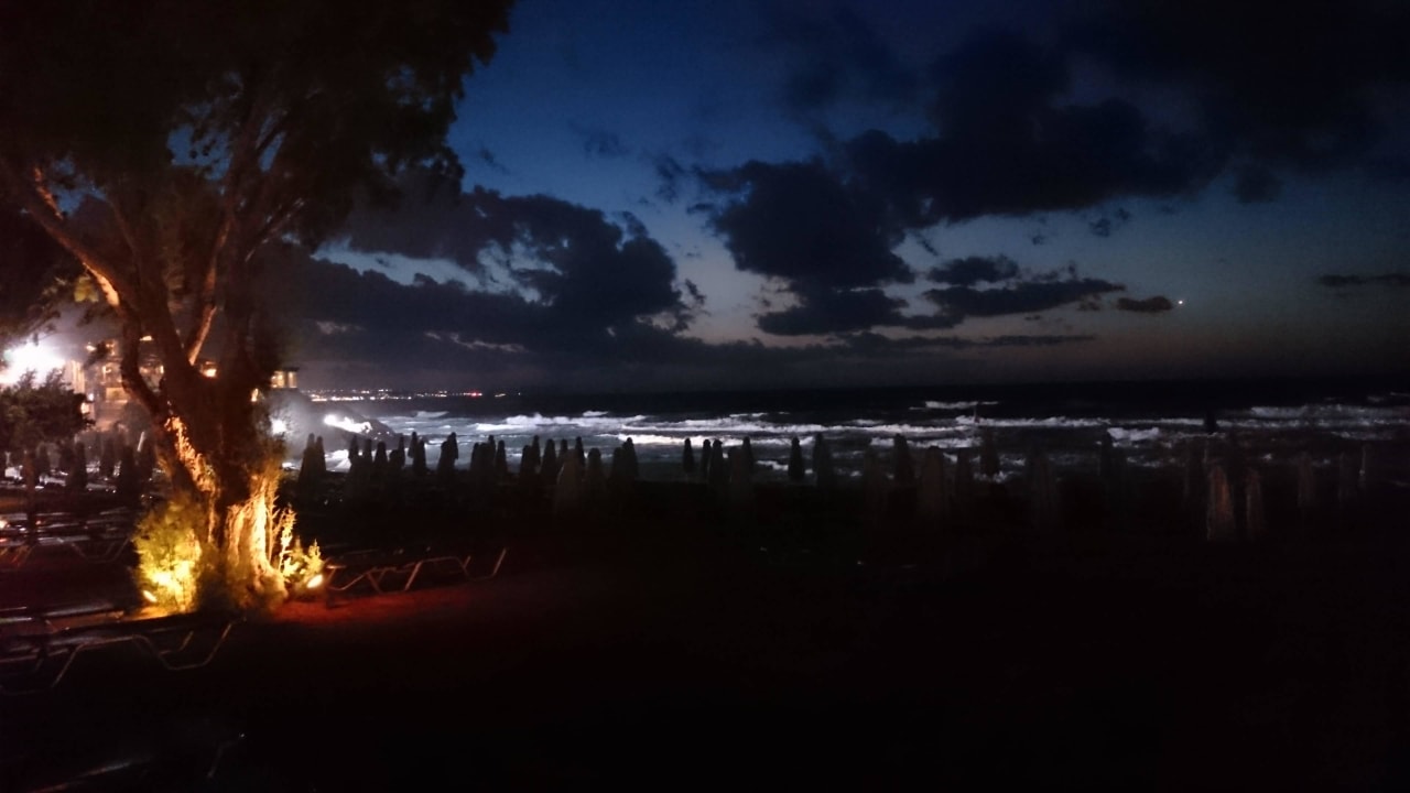 Abendliche Stimmung nach einem stürmischen Tag Kernos Beach Hotel & Bungalows