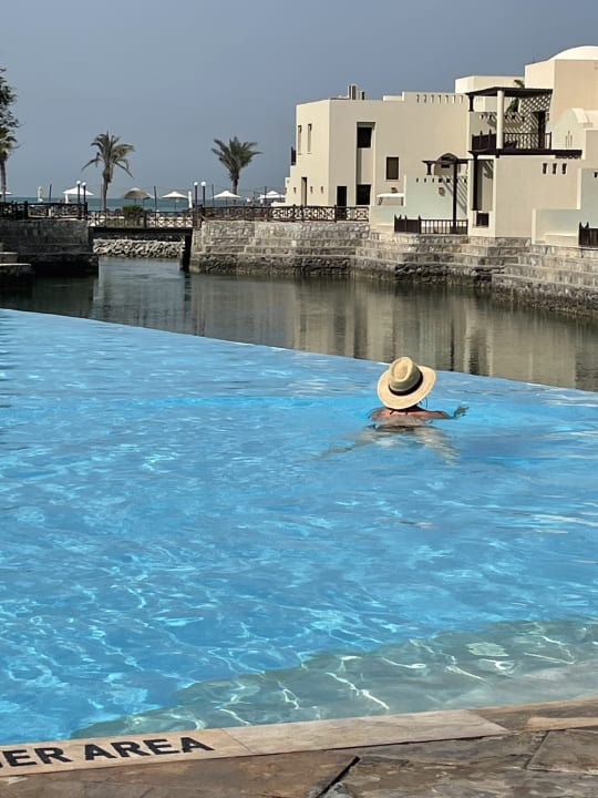 Pool The Cove Rotana Resort