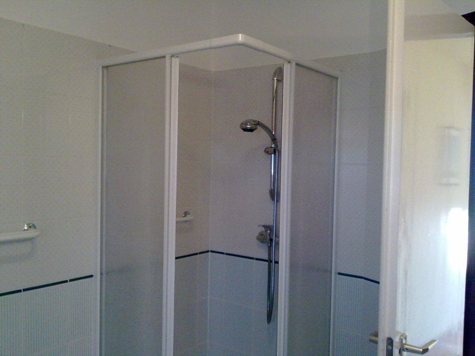 Bad (Dusche) Nyerges Gasthof