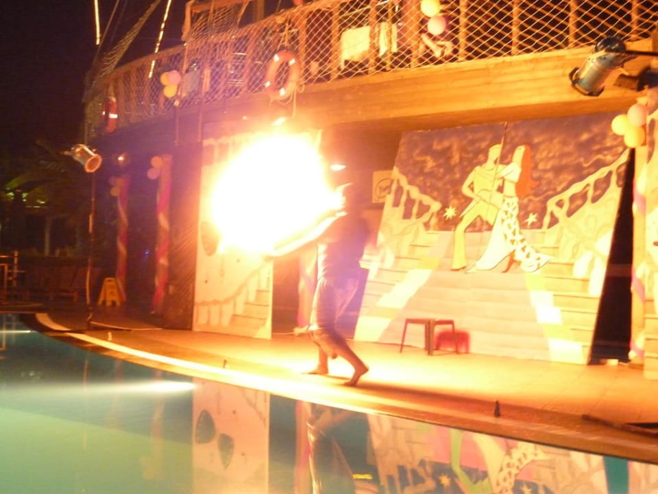 Abendanimation am Pool Can Garden Resort