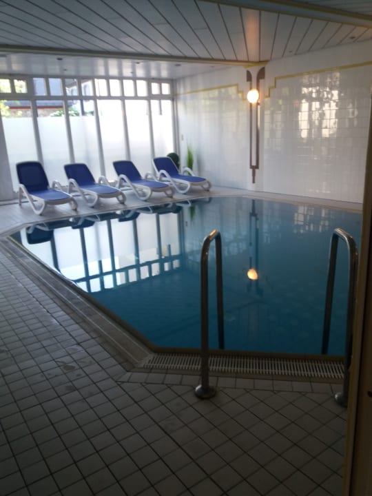 Pool Hotel Traube Rüdesheim