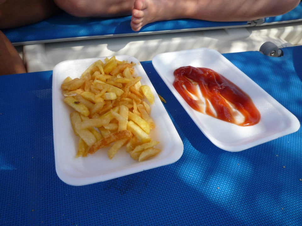 Leckere Pommes am Strand Stella Garden Resort & Spa, Makadi Bay