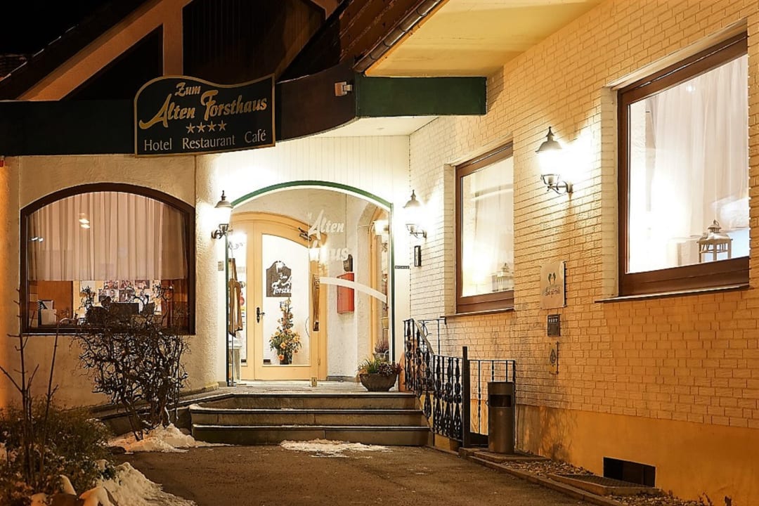 Lobby Land-gut-Hotel Zum Alten Forsthaus - Aufladestation f. Elektroautos vorhanden