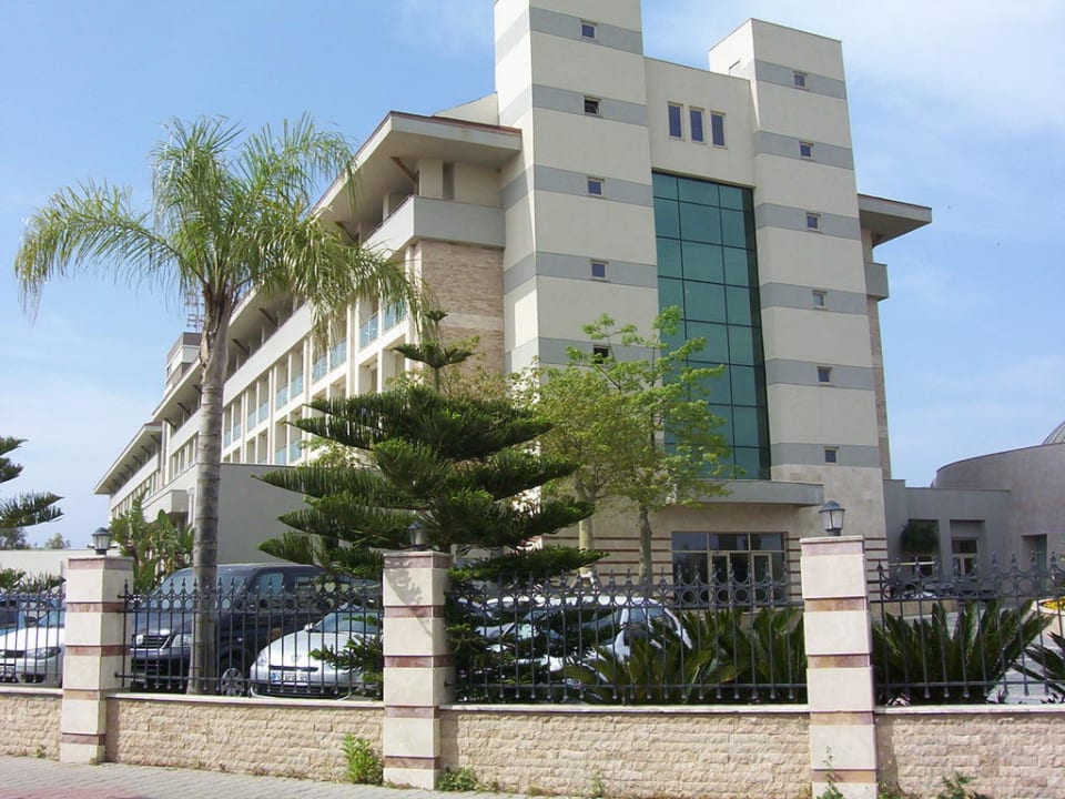 Hotel ( linke Seite ) Sunis Kumköy Beach Resort Hotel & Spa