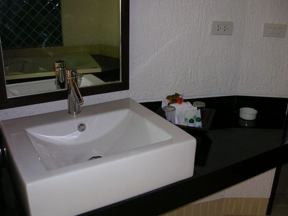 Zimmer Peace Laguna Resort and Spa