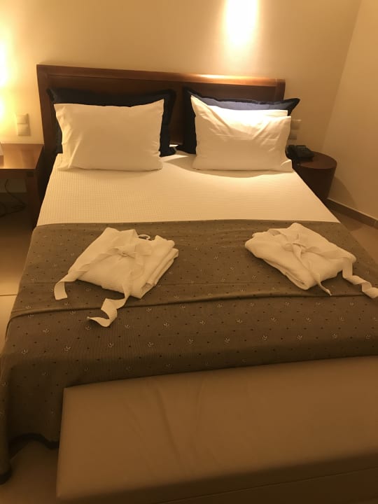 Zimmer Apollonia Beach Resort & Spa