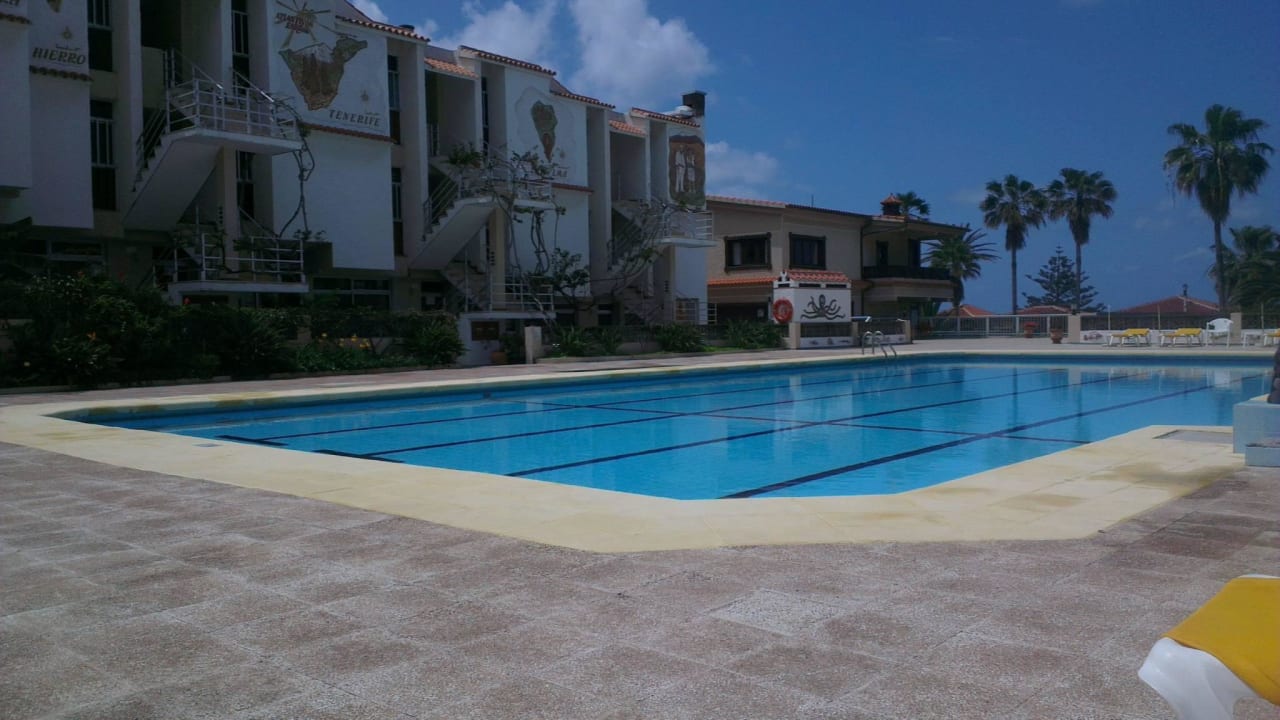 Alleine am Pool Atlantis Park Resort