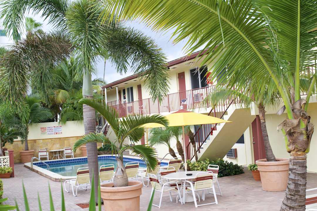 Basen i ogrod Hotel Surf Side Resort