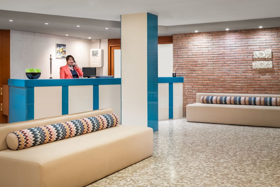 Lobby Hotel Cartago Nova by ALEGRIA