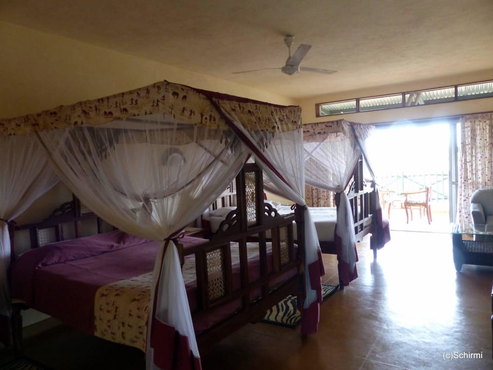 Zimmer Voi Wildlife Lodge