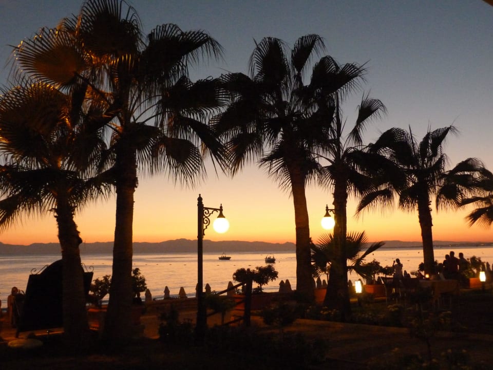 Sonnenuntergang vom Strand-Restaurant aus gesehen Hotel Side Star Park