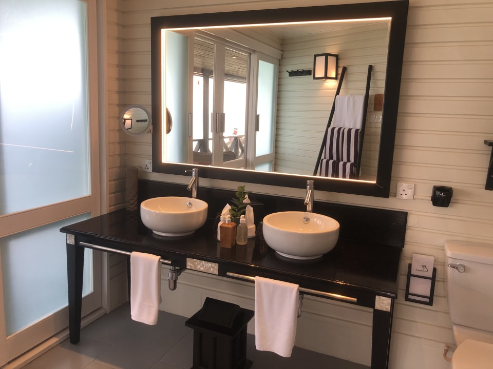 Zimmer Kuredu Island Resort & Spa