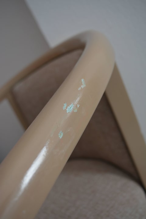 Uraltes Mobiliar wurde einfach neu lackiert One Resort Aqua Park & Spa