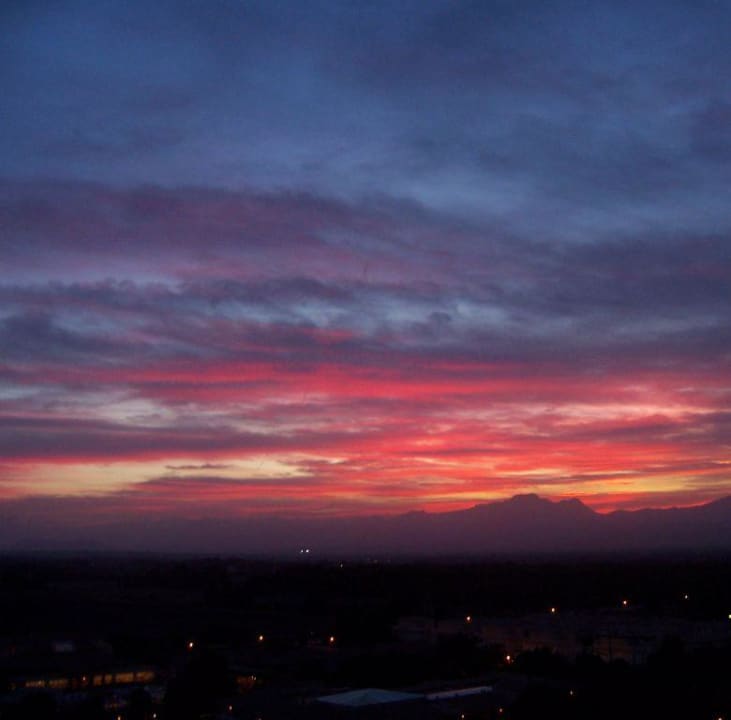 Sonnenuntergang, 11. Etage BG Tonga Tower Design Hotel & Suites